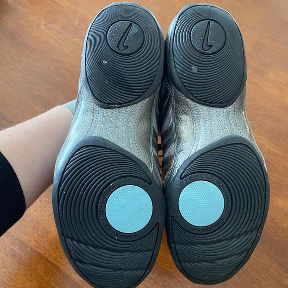 Nike Musique IV Size 7 Dance Cheer Zumba Sneaker - Picture 5 of 8